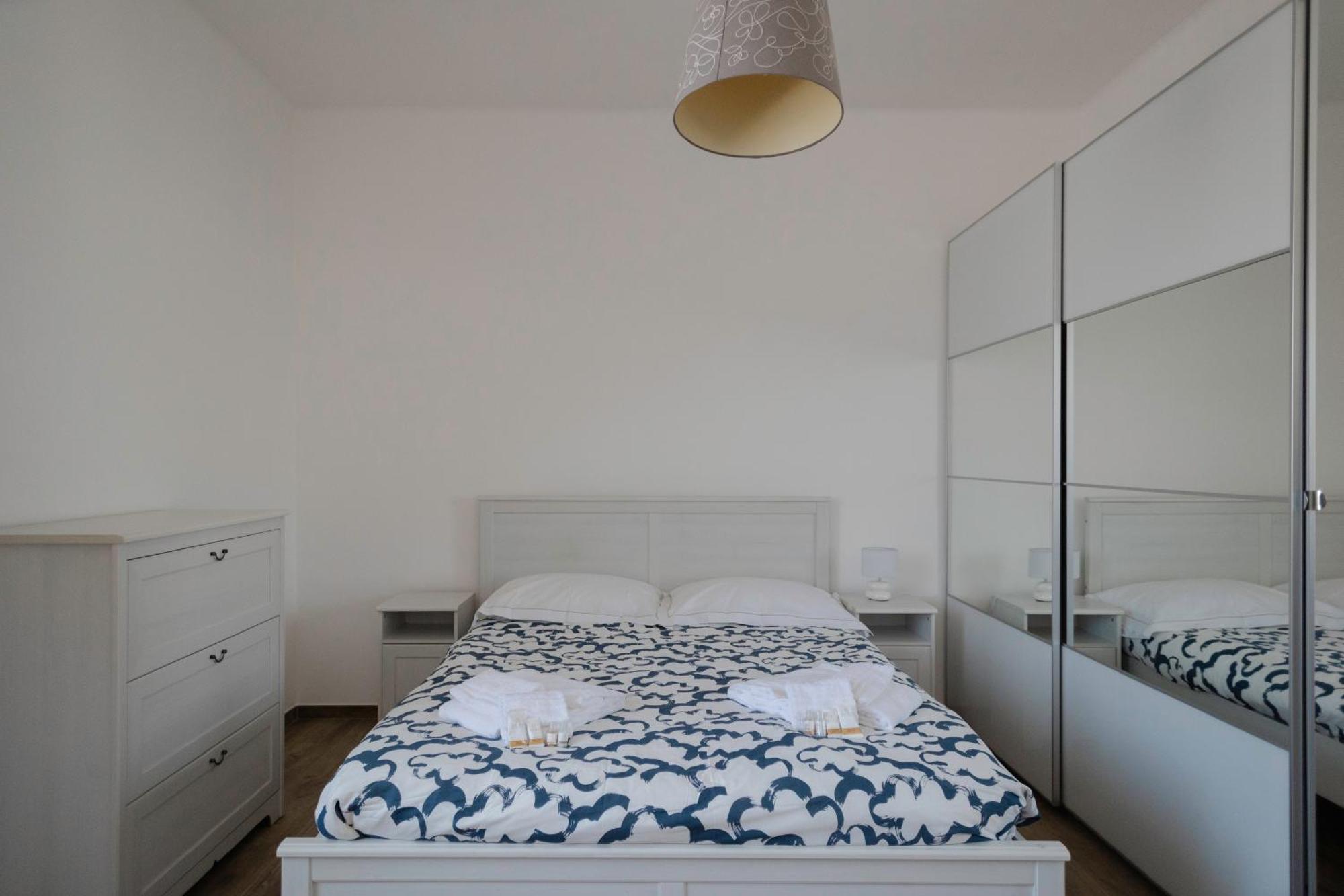 Sunrise Waterfront - Central Apartment With Sea View Balcony - Molfetta Ngoại thất bức ảnh