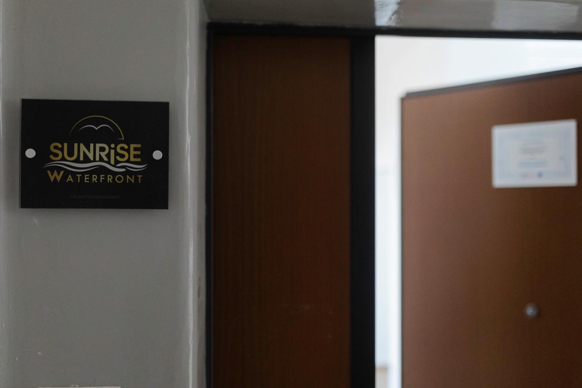 Sunrise Waterfront - Central Apartment With Sea View Balcony - Molfetta Ngoại thất bức ảnh